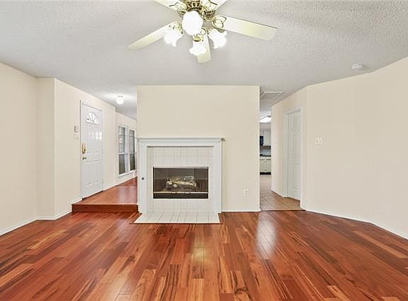3rd image of 913 Fenimore Dr