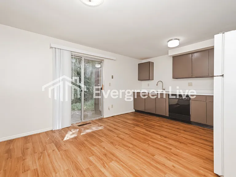 8067 Mount Aetna St — Photo 6