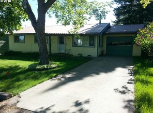 806 S College St, Joseph, OR 97846