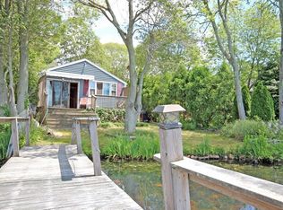 35 Agawam Lake Shore Dr, Wareham, MA 02571