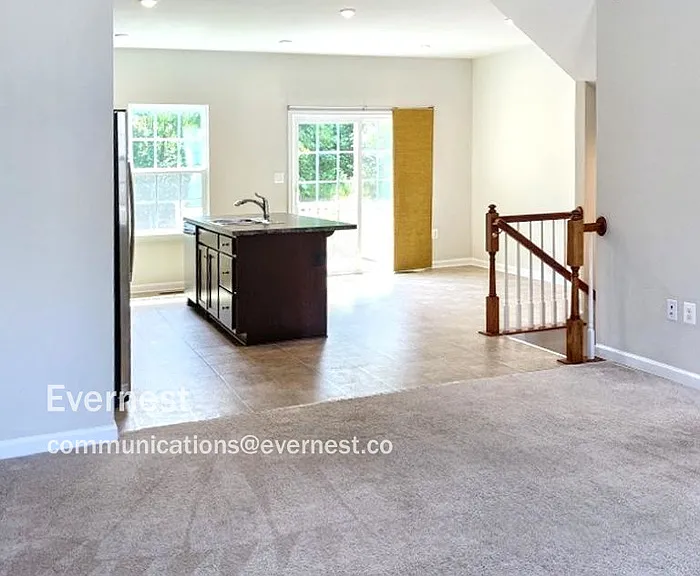 8433 Devries Ln — Photo 6