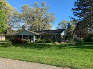 15450 Oak Dr, Spring Lake, MI 49456