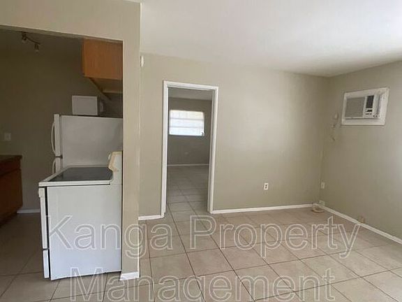 5th image of 918 11th Ave N