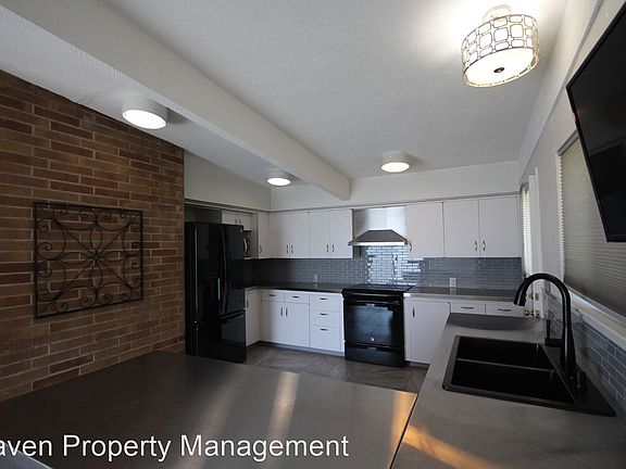 4th image of 4720 Hyada Blvd NE