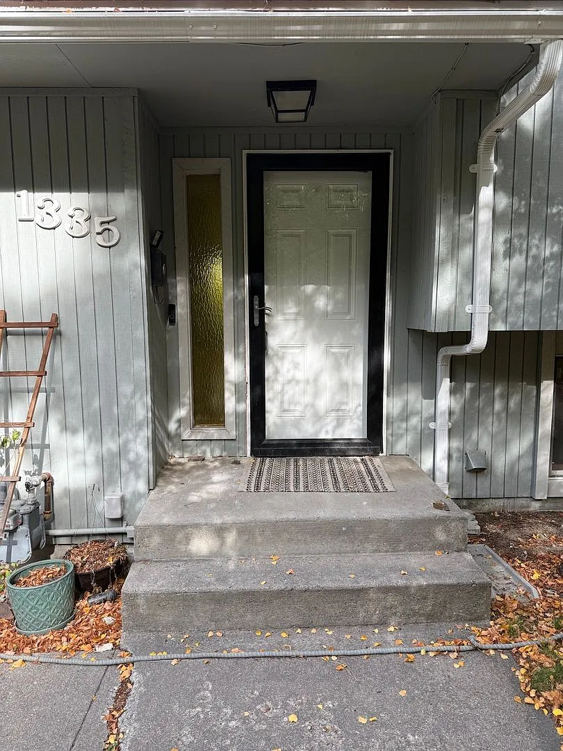 Charming Rental Home on Ben Burr Blvd South Hill Living, Close to Everything — Photo 2