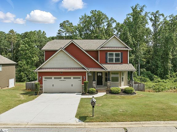 3rd image of 300 Blue Heron Cir