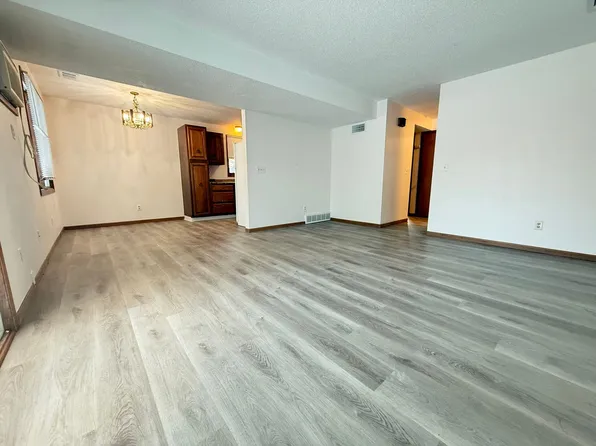 305 23rd St SE, 305 23rd St SE, Willmar, MN 56201