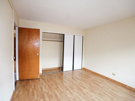 3rd image of 2123 W Farragut Ave #1725