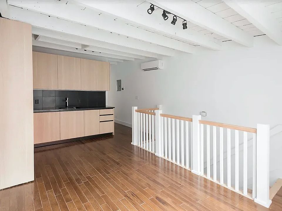 1st image of 360 Bedford Ave #3