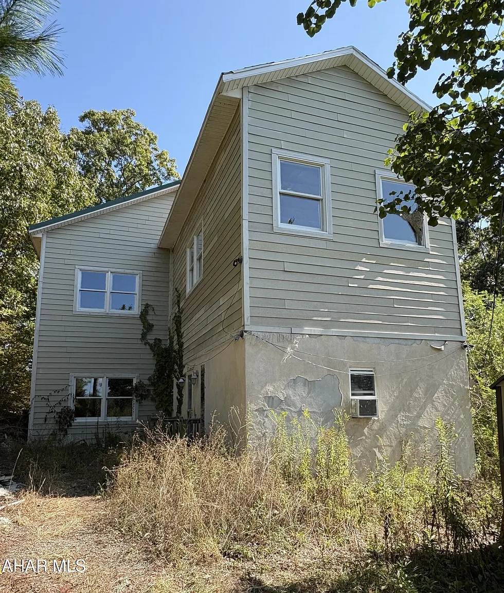 451 McDaniel Rd photo 1