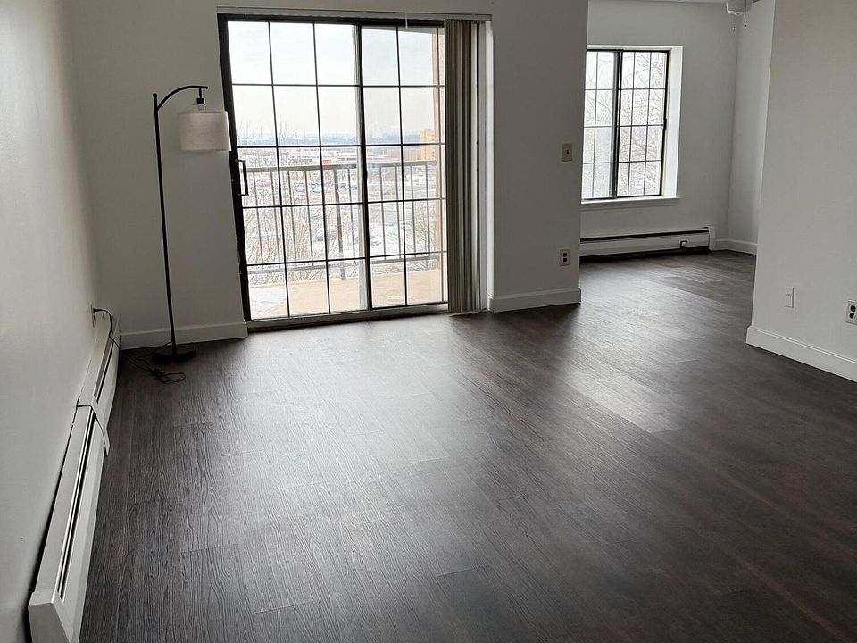 1st image of 2 Elmwood Park Dr APT 503