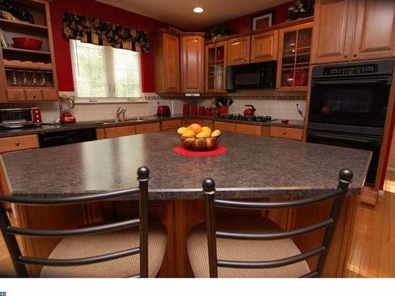 5th image of 119 Peach Tree Dr