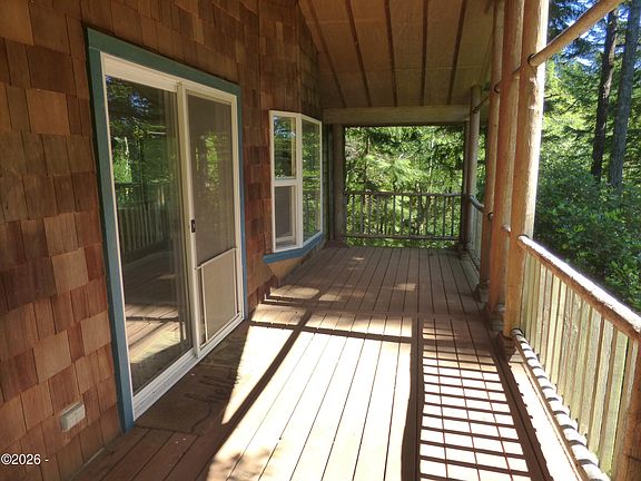 2nd image of 111 N Spruceway Dr