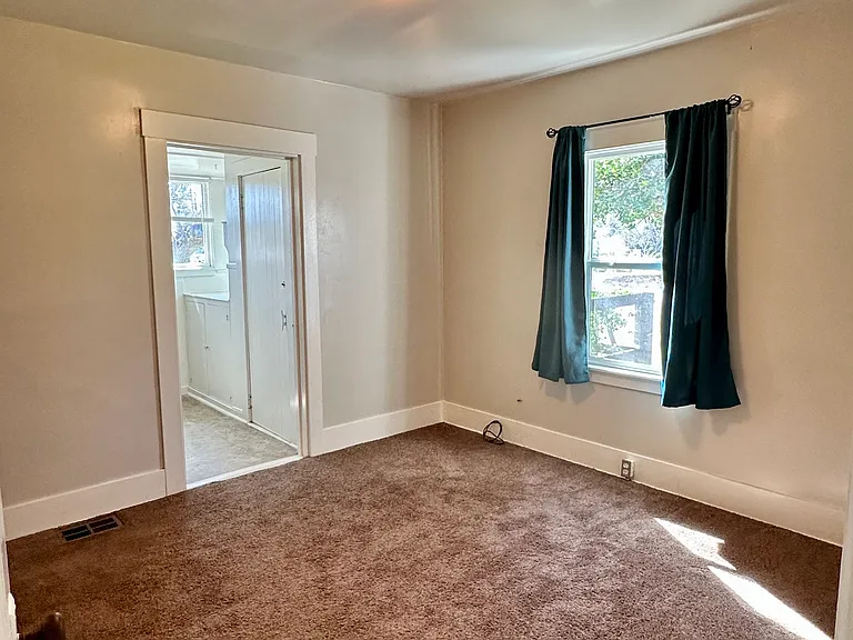 17265 Walnut Ave — Photo 5