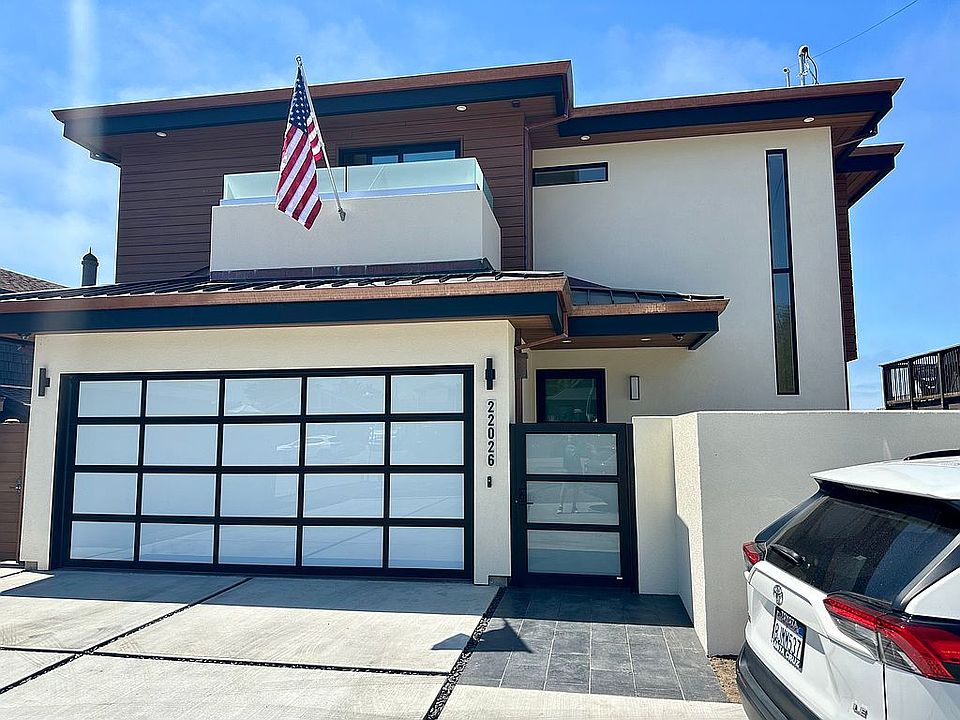 1st image of 22026 E Cliff Dr