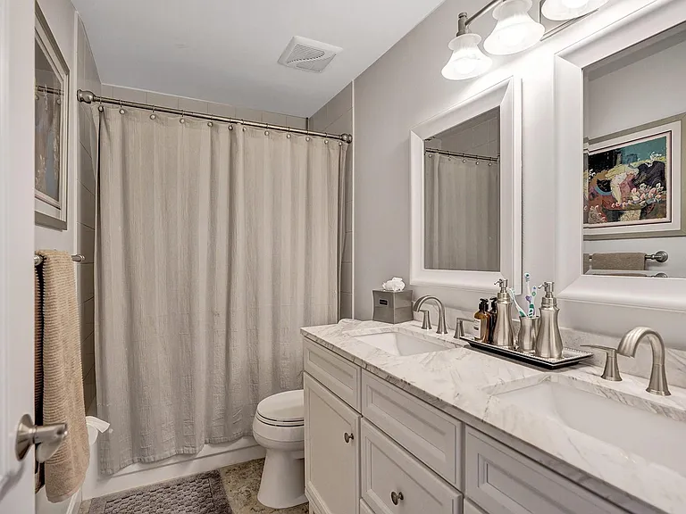 702 Saint Albans Dr #702 — Photo 25