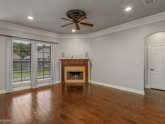 3rd image of 1110 Laurel Creek Dr
