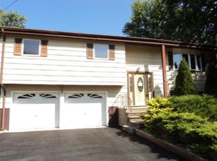 90 Alpha Ave, Old Bridge, NJ 08857