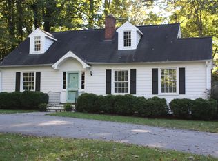 2410 Greenbrier Rd, Winston Salem, NC 27104