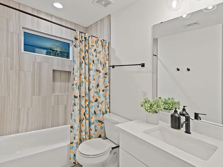 2606 Oaklawn Ave #2 — Photo 22