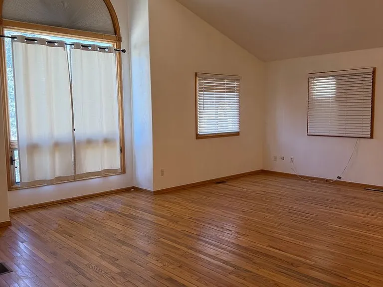 460 Palmetto Dr — Photo 6