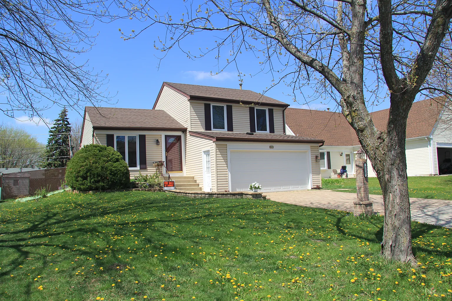 212 Iris Dr photo 1