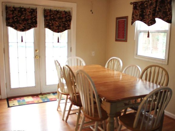 4th image of 109 Racefield Dr