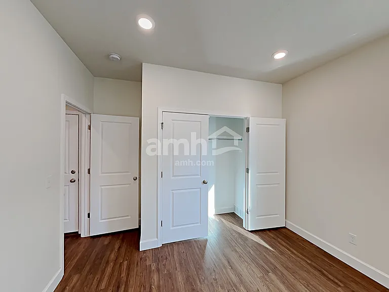 2992 S Village Dr — Photo 14