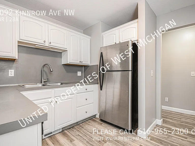 2092 Kinnrow Ave NW — Photo 11