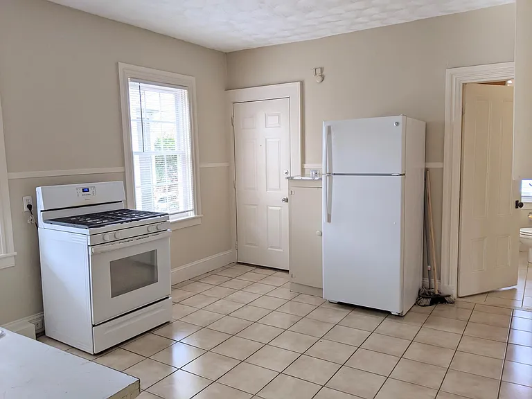 50 Pitman St #2 — Photo 3