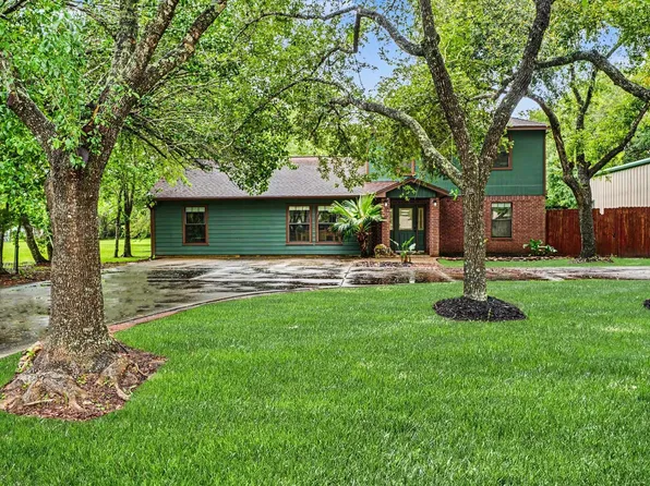 5104 Avenue R, Santa Fe, TX 77510