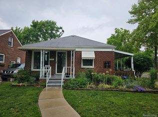 12912 Rosedale St, Southgate, MI 48195