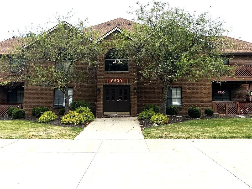 1st image of 8609 Scenicview Dr #101