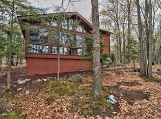 282 Blue Ridge Dr, Canadensis, PA 18325