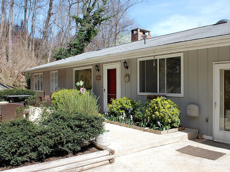 2nd image of 865 Vineyard Rd