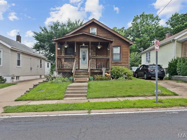 4932 Heege Rd, Saint Louis, MO 63123