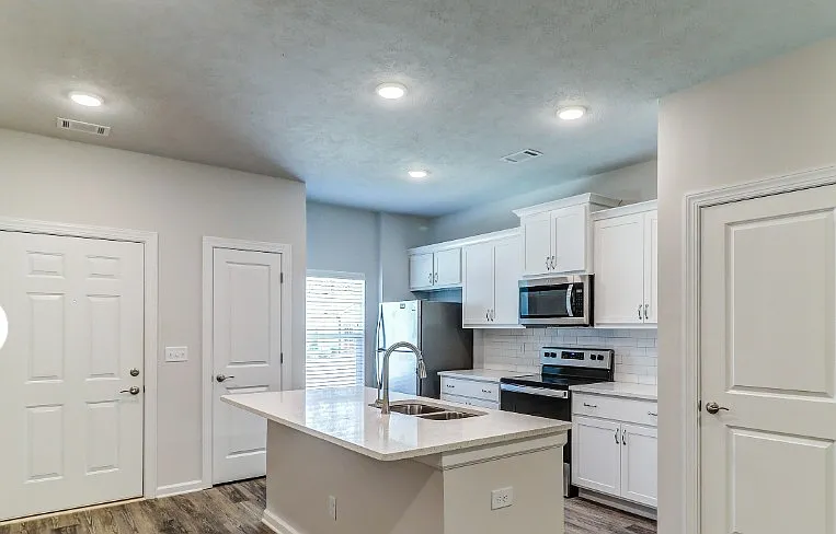 Brighton Park Apartments — Photo 28