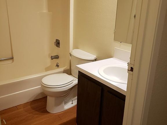 4th image of 1609 1st St APT 6