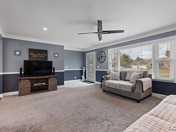 2nd image of 2634 Spielman Rd