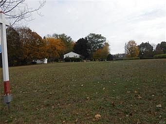 1st image of Walnut Dr