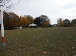 Walnut Dr, Northampton, PA 18067