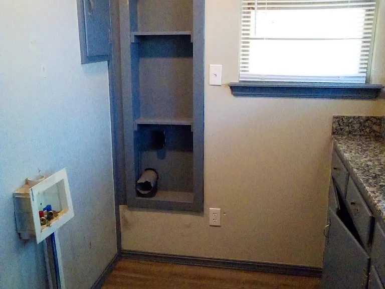 1318 SW 42nd St — Photo 24
