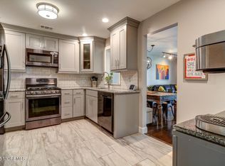 19 Tulip Ln, Freehold, NJ 07728