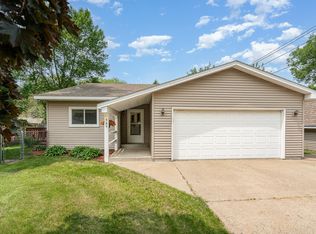 949 Xenia Ave NW, Elk River, MN 55330