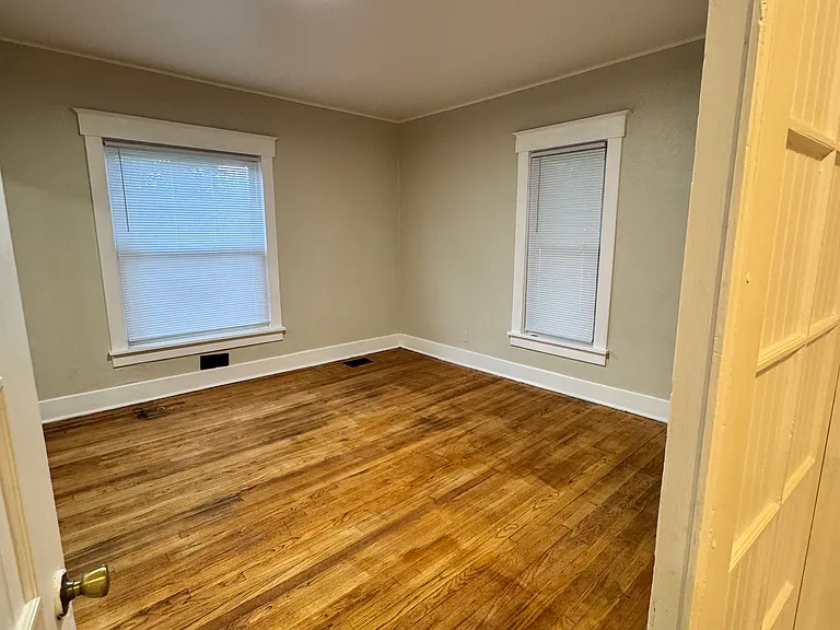 51 E Bradley Ave — Photo 12