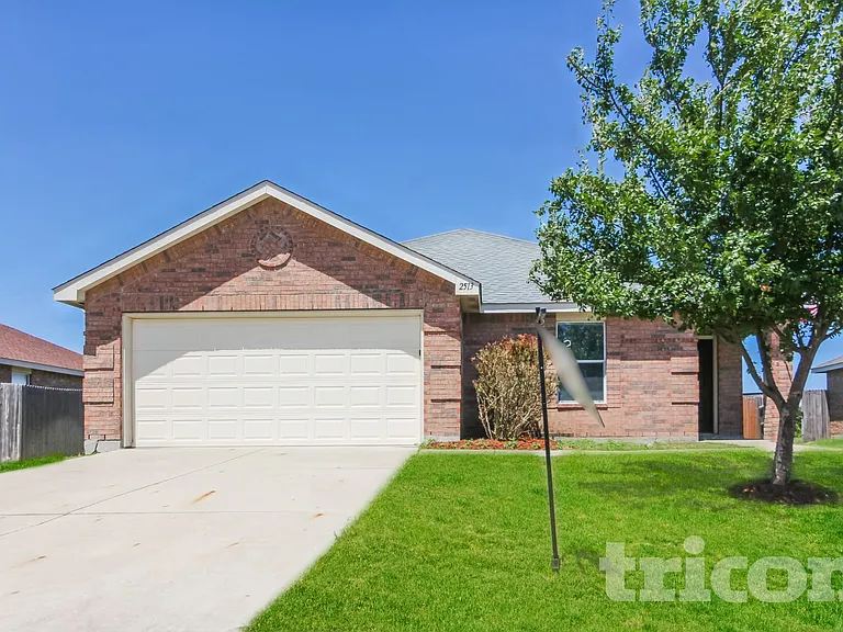 2513 Thousand Oaks Dr — Photo 2