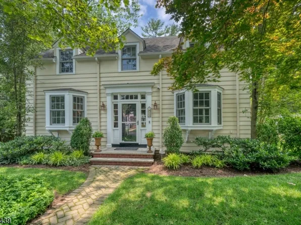 52 Dunbar St, Chatham Boro, NJ 07928