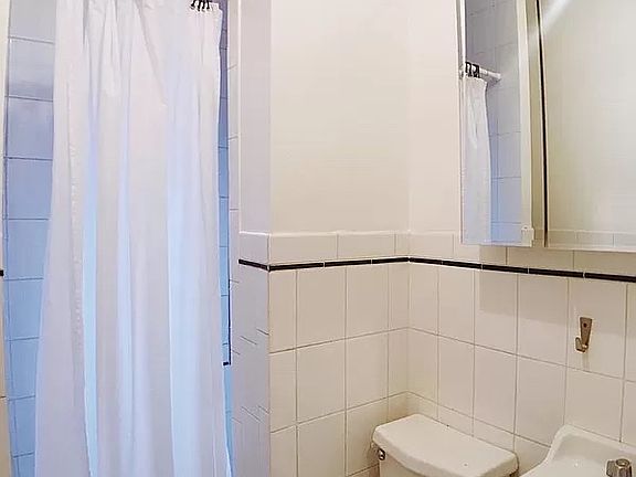4th image of 178 W Houston St #29