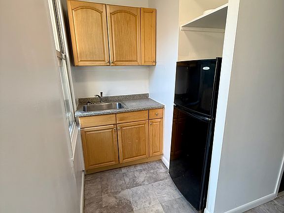 4th image of 351 Prospect Ave APT 1L
