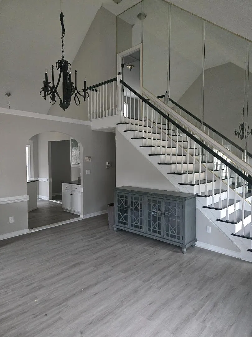 767 Pondview Ct — Photo 2
